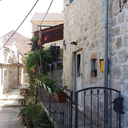 Ana Tudor Apartments Đảo Hvar Ngoại thất bức ảnh